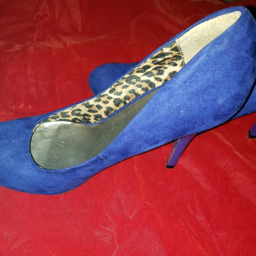 Shoes - Picture 3 of 3